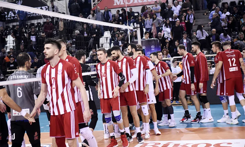ΠΑΟΚ - Ολυμπιακός: Ένταση και διακοπή στην Πυλαία
