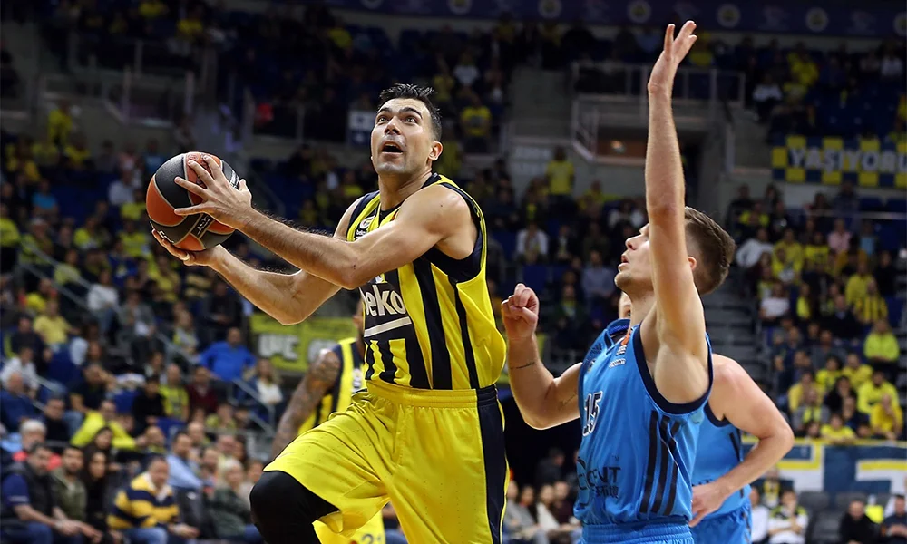 Φενέρμπαχτσε - Άλμπα 107-102: Στην παράταση με σούπερ Σλούκα