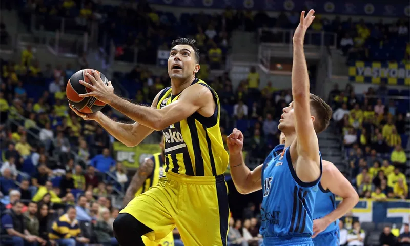 Φενέρμπαχτσε - Άλμπα 107-102: Στην παράταση με σούπερ Σλούκα