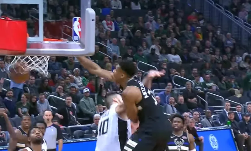 Top-10 NBA: «Τρομάζει» ο Γιάννης, στην κορυφή ο Σρέντερ (vid)