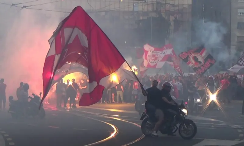 Ολυμπιακός – Ερυθρός Αστέρας: Κοινή πορεία οπαδών από το Σύνταγμα! (pic)