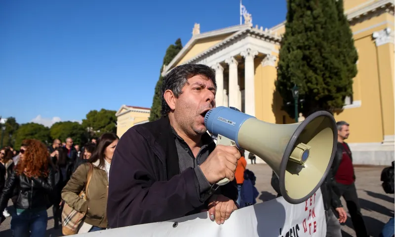Ξύλο μεταξύ γιατρών και ΜΑΤ σε ημερίδα του ιατρικού συλλόγου στο Ζάππειο! (vid)