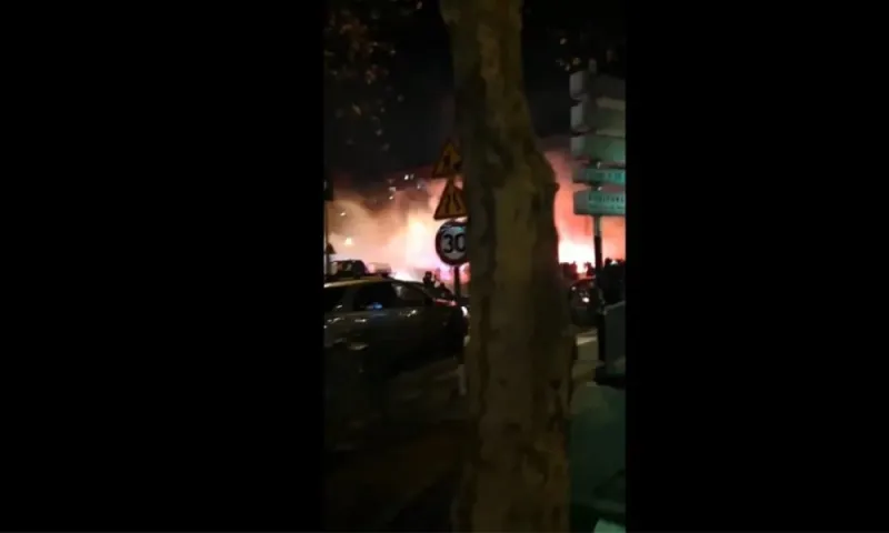 Επεισόδια στο Παρίσι ανάμεσα σε οπαδούς της Παρί και της Γαλατά (vid)