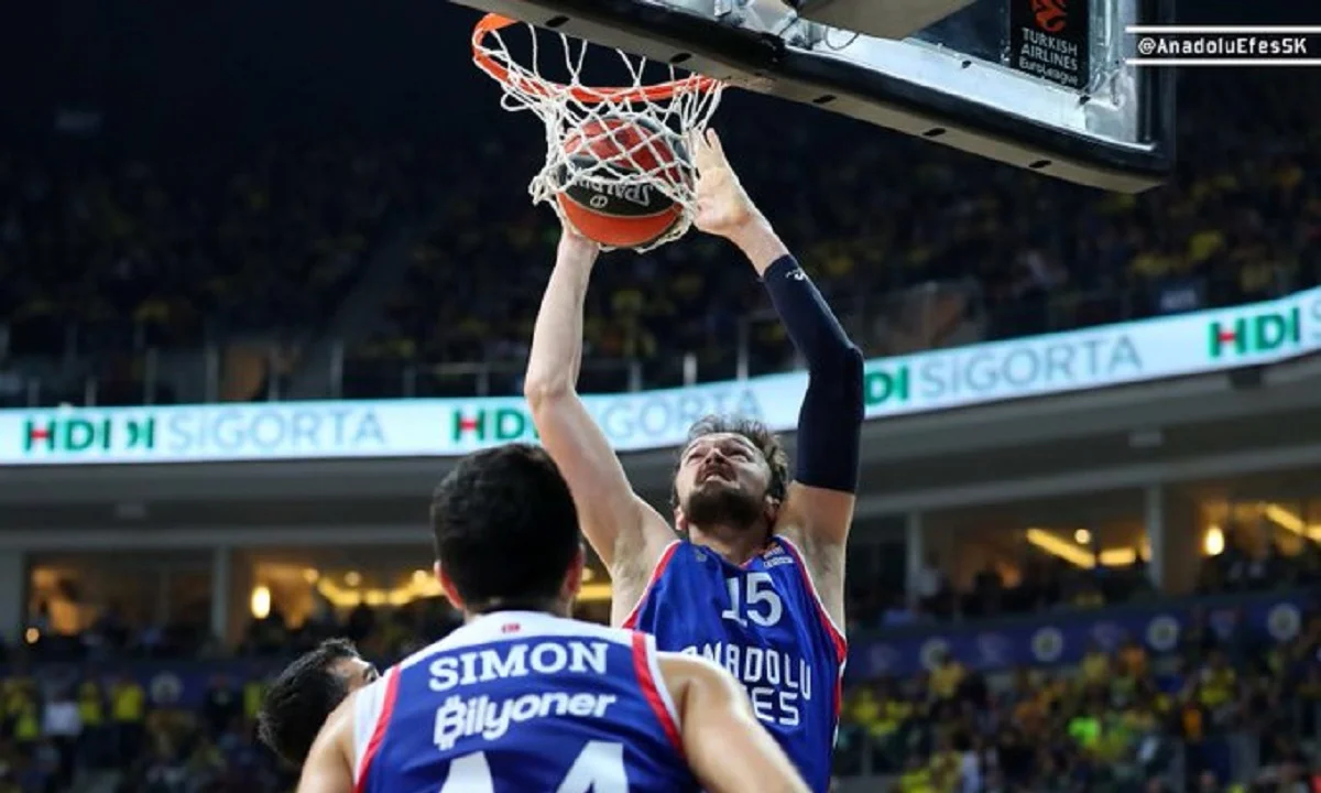 Φενέρμπαχτσε- Εφές 73-81: Αφεντικό της Πόλης