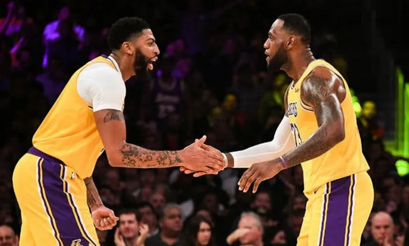 NBA: Χωρίς... φρένα Λέικερς και Χάρντεν (vids)