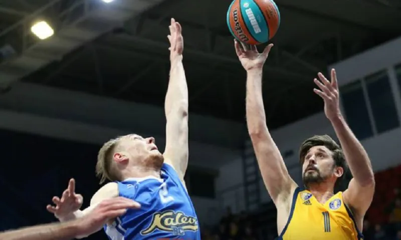 Χίμκι: Έριξε 118 πριν έρθει στο ΣΕΦ! (vid)