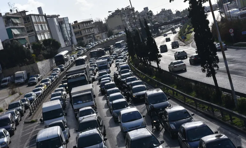 Αθήνα: Κυκλοφοριακό κομφούζιο - Τα σημεία με τα μεγαλύτερα προβλήματα
