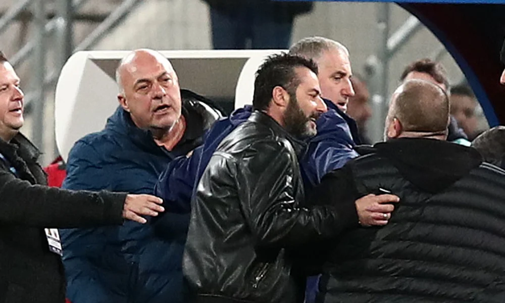 Μπέος σε Καραπαπά: «Ήταν κανονικό γκολ» (vid)