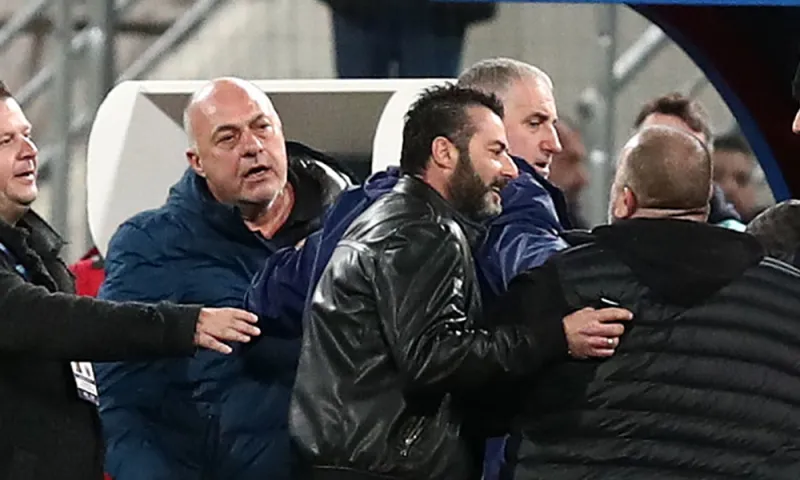 Μπέος σε Καραπαπά: «Ήταν κανονικό γκολ» (vid)