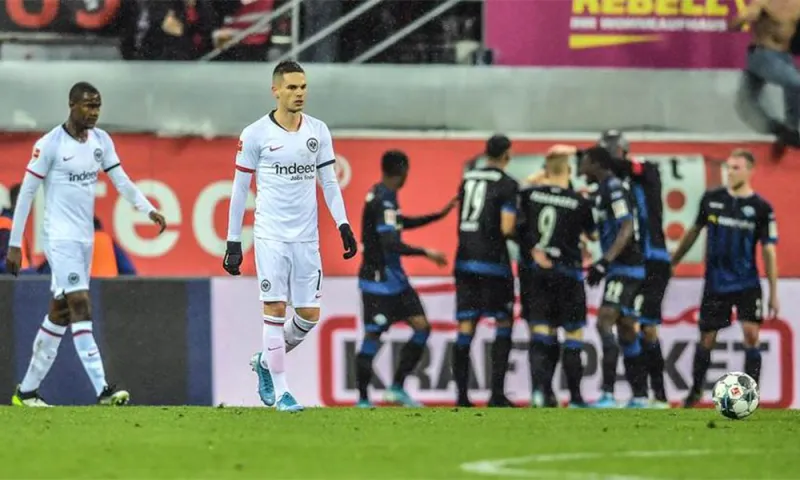 Bundesliga: «Ανάσες» για τους τελευταίους (vids)