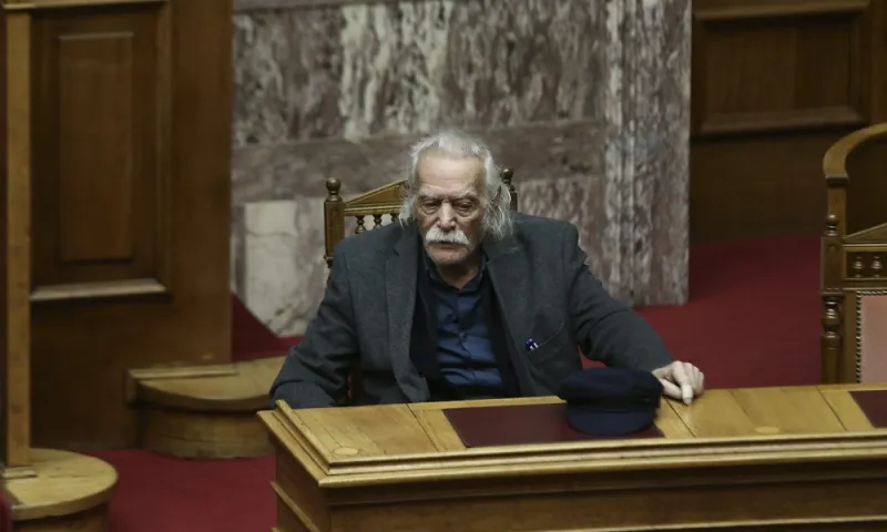 Στο νοσοκομείο ο Μανώλης Γλέζος