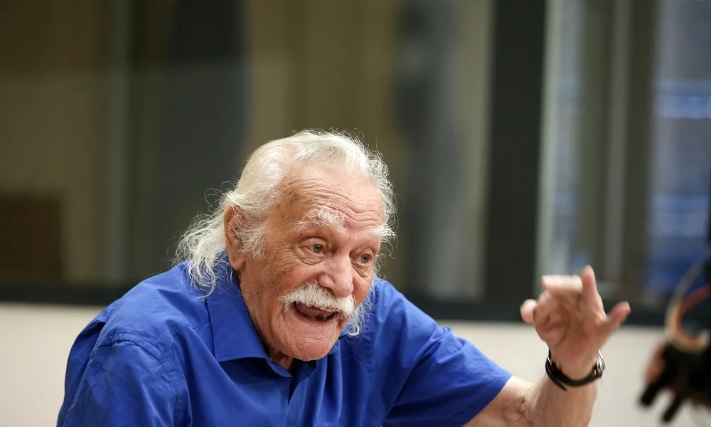 Mανώλης Γλέζος: Εξακολουθεί να νοσηλεύεται - Το νεότερο ανακοινωθέν