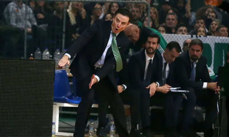 Πιτίνο: «Η απάντηση δεν είναι να πάρουμε παίκτες, αλλά να βελτιωθούμε»