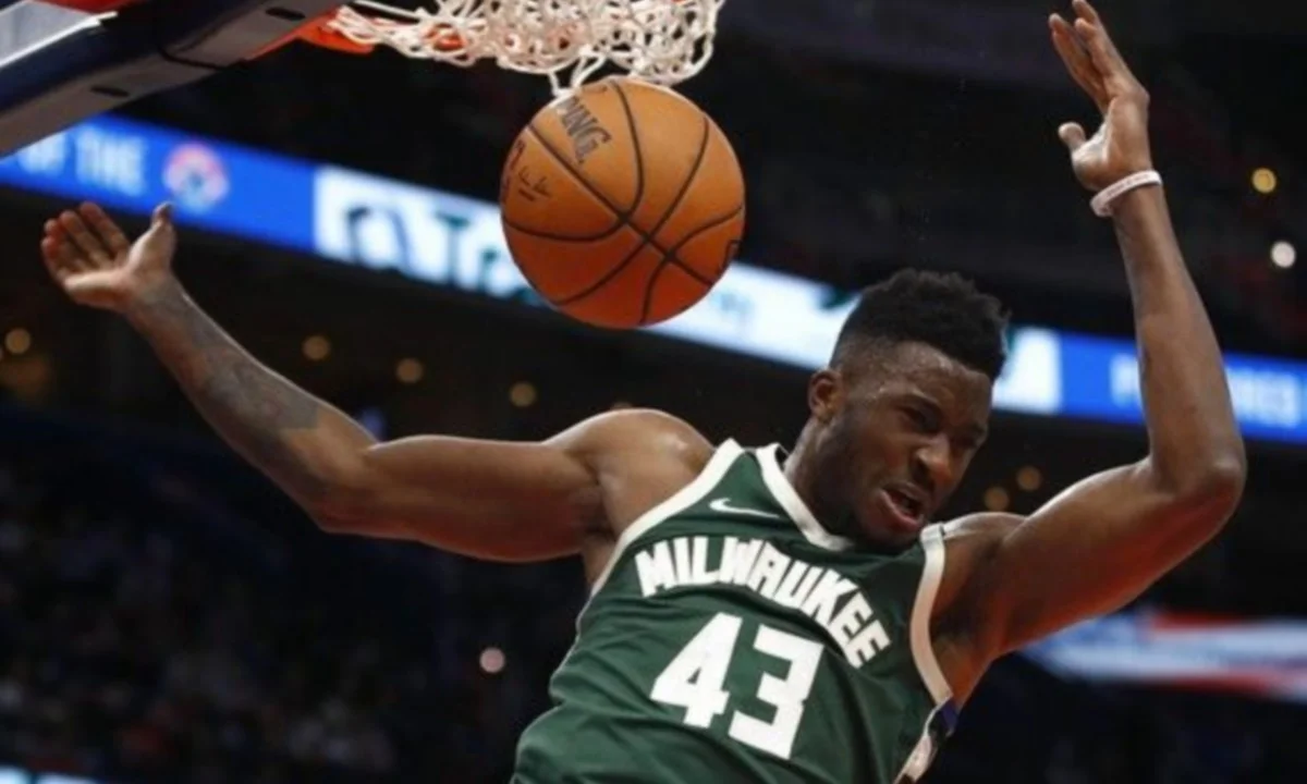 NBA: Λείπει ο Γιάννης, «χορεύει» ο Θανάσης (vids)