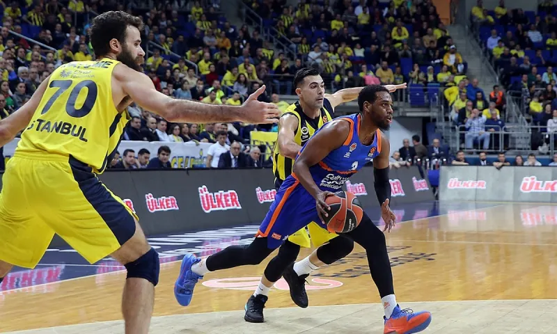 Euroleague: «Ο Λόιντ έκανε επιθετικό, δόθηκε λανθασμένο σφύριγμα»