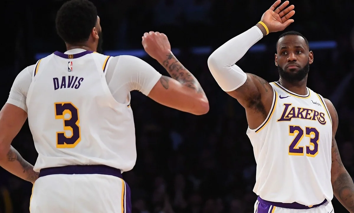 NBA: ΛεΜπρόν και Ντέιβις σε μεγάλα κέφια (vids)