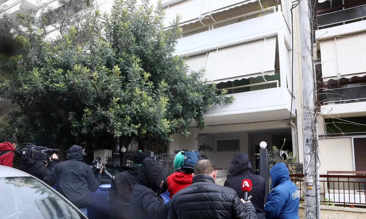 Αδιανόητη τραγωδία στην Πεύκη: Μητέρα πέταξε την κόρη της στο κενό και μετά αυτοκτόνησε (pics)