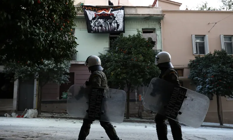 Επιχείρηση της ΕΛΑΣ στο Κουκάκι σε κτίρια που ανακατέλαβαν αντιεξουσιαστές