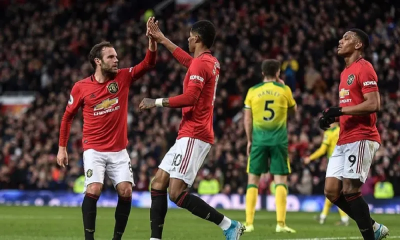 Premier League: Εύκολα Γιουνάιτεντ και Τσέλσι, ήττα η Λέστερ