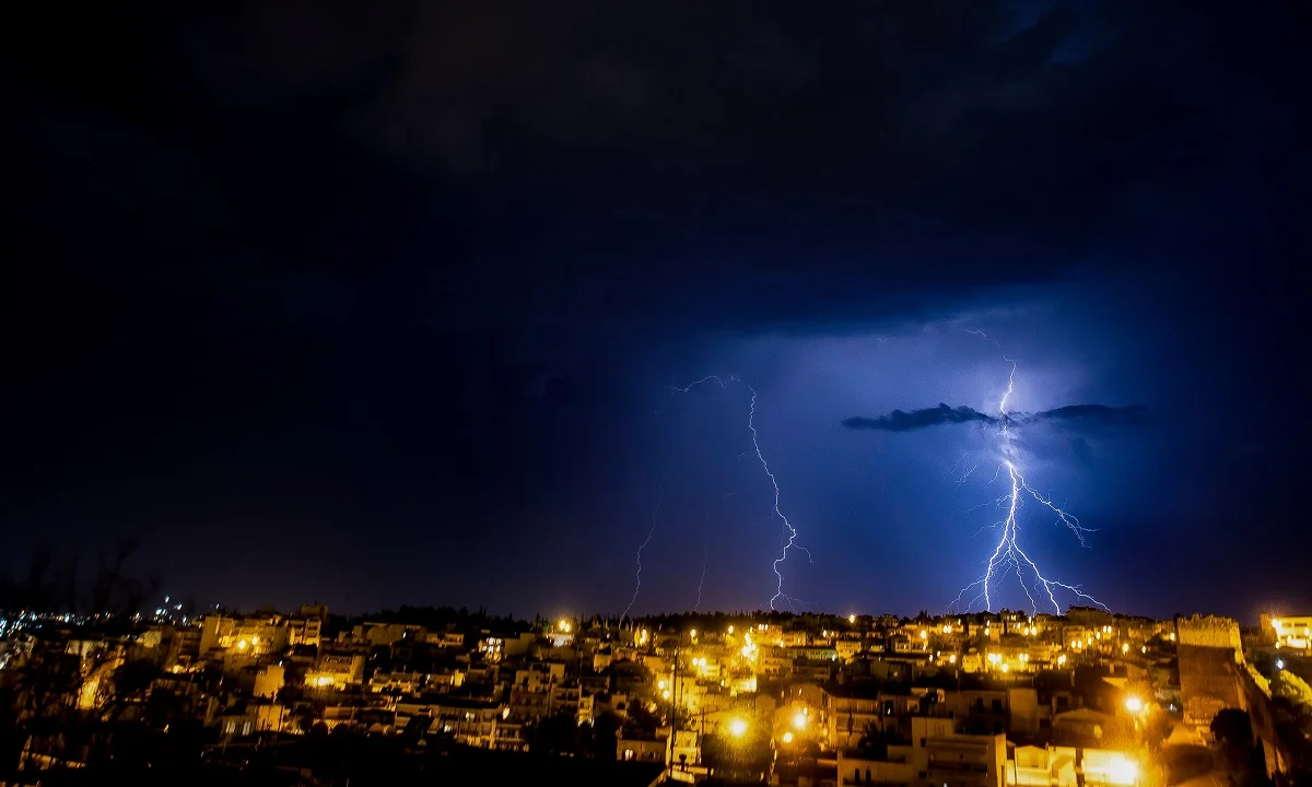 Καιρός: Νέο κύμα κακοκαιρίας - Έρχονται βροχές και καταιγίδες (vid)
