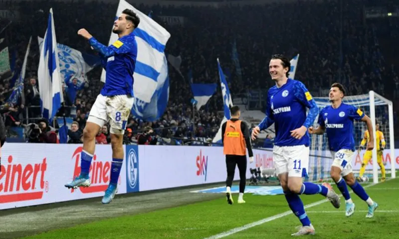 Σάλκε - Γκλάντμπαχ 2-0: Μέσα σε δέκα λεπτά
