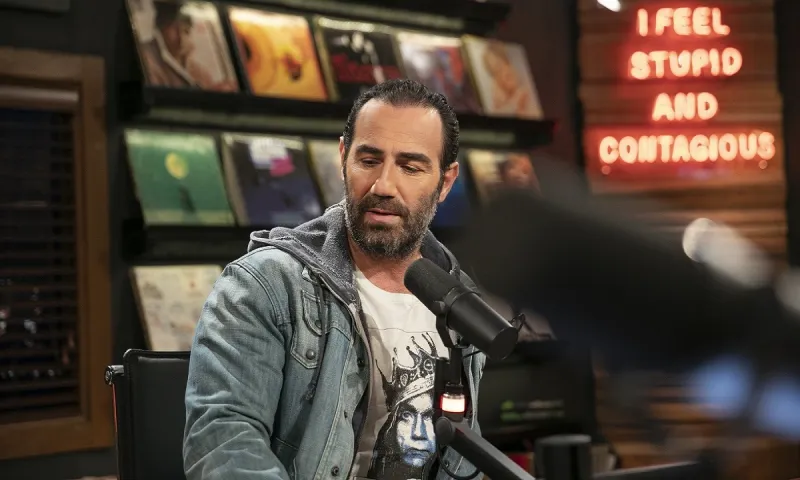 Αντώνης Κανάκης: Στα δικαστήρια με τον ΣΚΑΪ (vid)