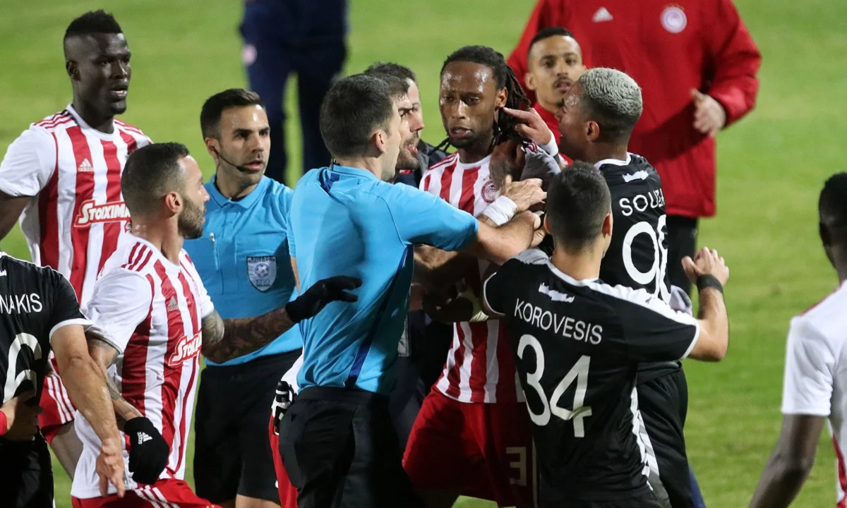 Δούκας: «Κανονικότητα να αποβάλλονται τα ball boys αντί του Σεμέδο»