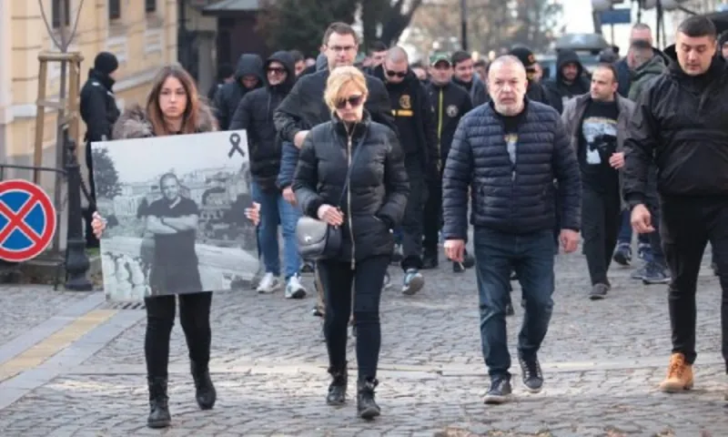 Διαμαρτυρία για τον Τόσκο στις ελληνικές Πρεσβείες σε Λονδίνο και Σόφια (vid+pics)