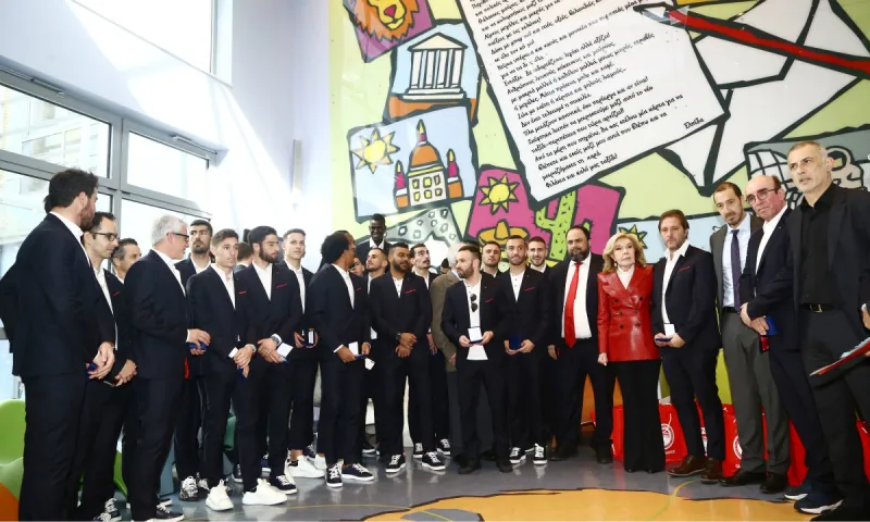 Ολυμπιακός: Δίπλα στα παιδιά της «ΕΛΠΙΔΑΣ» (pics)
