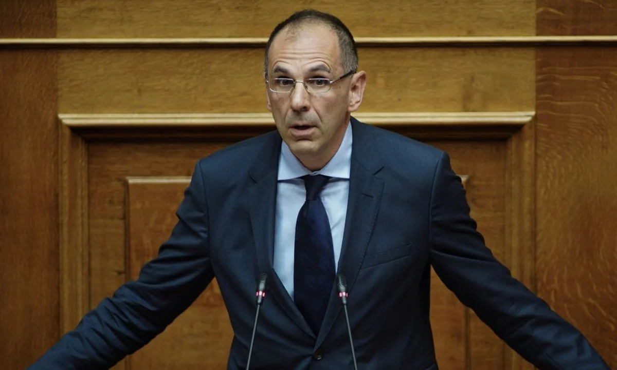 Στην Ελβετία για επαφές με UEFA και FIFA ο υπουργός Επικρατείας