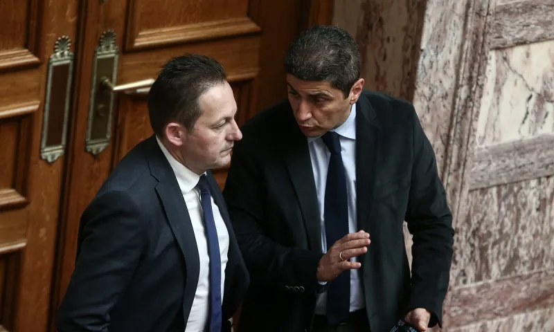 Πέτσας: «Ο Αυγενάκης απολαμβάνει της εμπιστοσύνης του πρωθυπουργού»