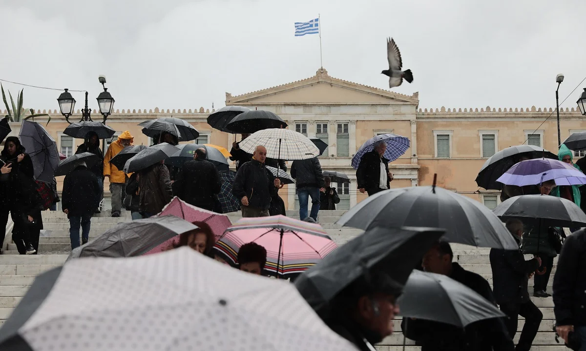 Kαιρός: Ισχυρή καταιγίδα στην Αττική (vid)