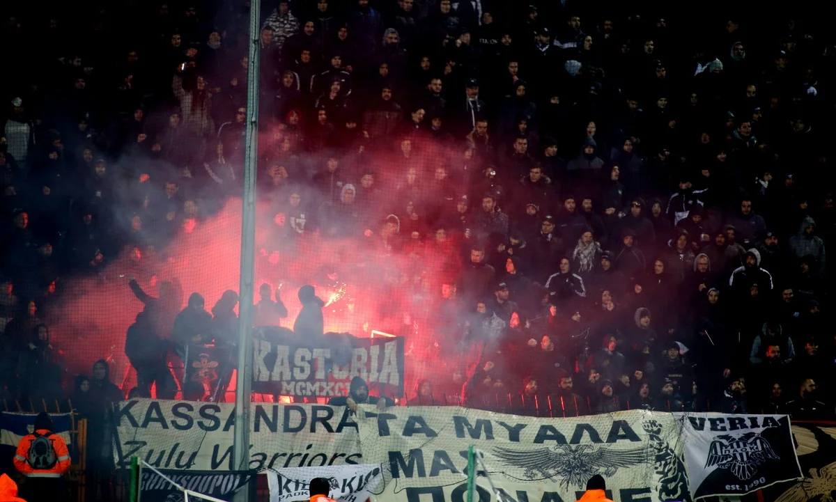 Πανό των οπαδών του ΠΑΟΚ στην Εθνική Οδό (pic-vid)