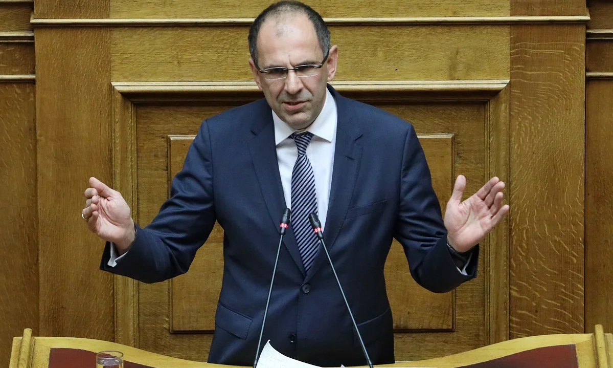 Γεραπετρίτης: «Έτσι θα αφαιρούνται βαθμοί από ομάδες με πολυιδιοκτησία»