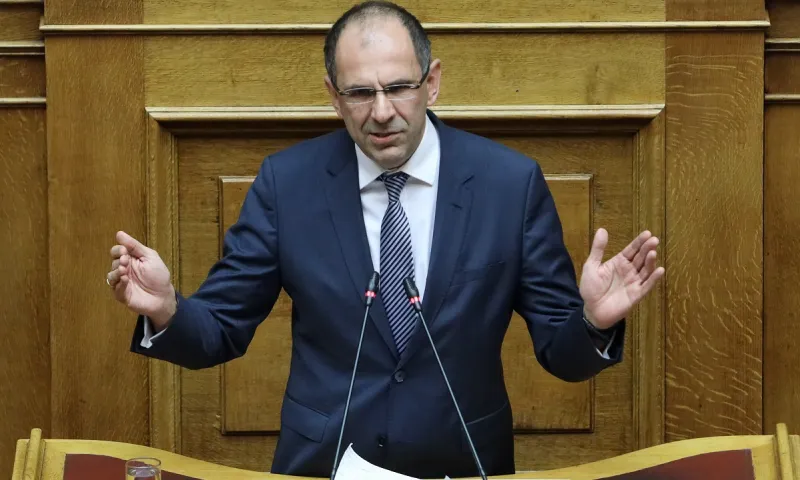Γεραπετρίτης: «Έτσι θα αφαιρούνται βαθμοί από ομάδες με πολυιδιοκτησία»