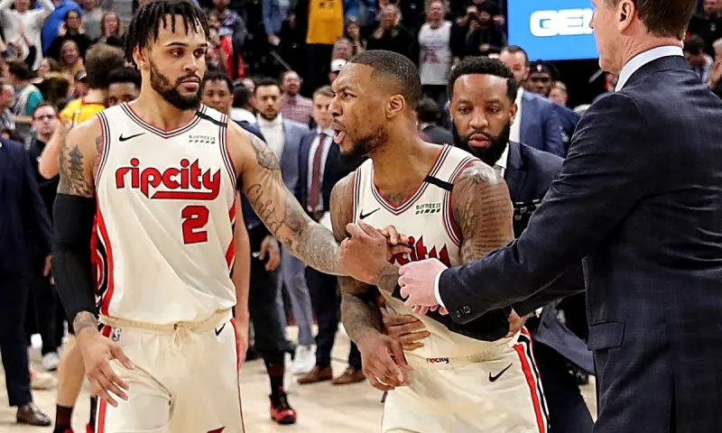 NBA: Απίστευτο διαιτητικό λάθος - Εκτός εαυτού ο Λίλαρντ (vid)