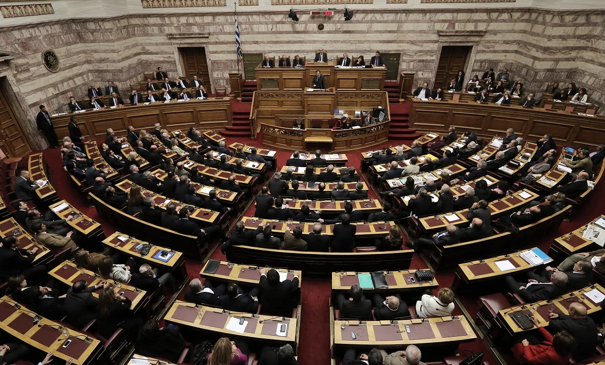 Σαν σήμερα (12/2) το 2012: Ψηφίζεται το δεύτερο «μνημόνιο» από τη Βουλή