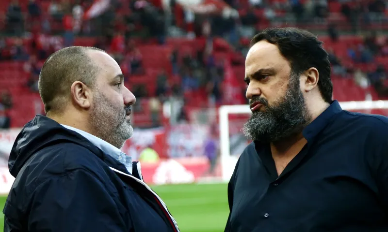 Καραπαπάς για... κηδεία και τη Σίτι που θα χωρίσει την Αγγλία στα 2 (pics)