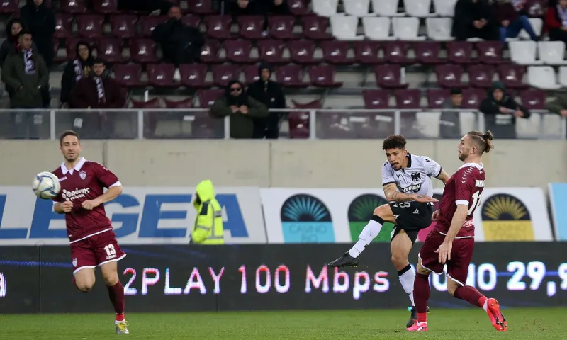 ΑΕΛ - ΠΑΟΚ 0-2: Απίστευτο γκολ του Αουγκούστο! (vid)