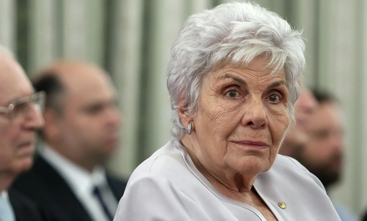 Ώρες αγωνίας για την Κική Δημουλά, νοσηλεύεται στην εντατική