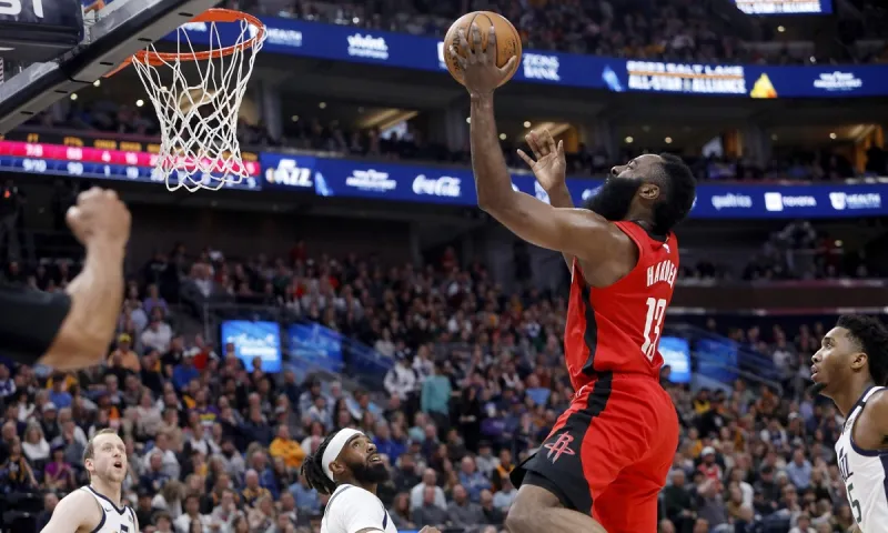 NBA: Νίκη για τους Ρόκετς, δεν τα κατάφεραν οι Μάβερικς χωρίς τον Ντόντσιτς (vids)