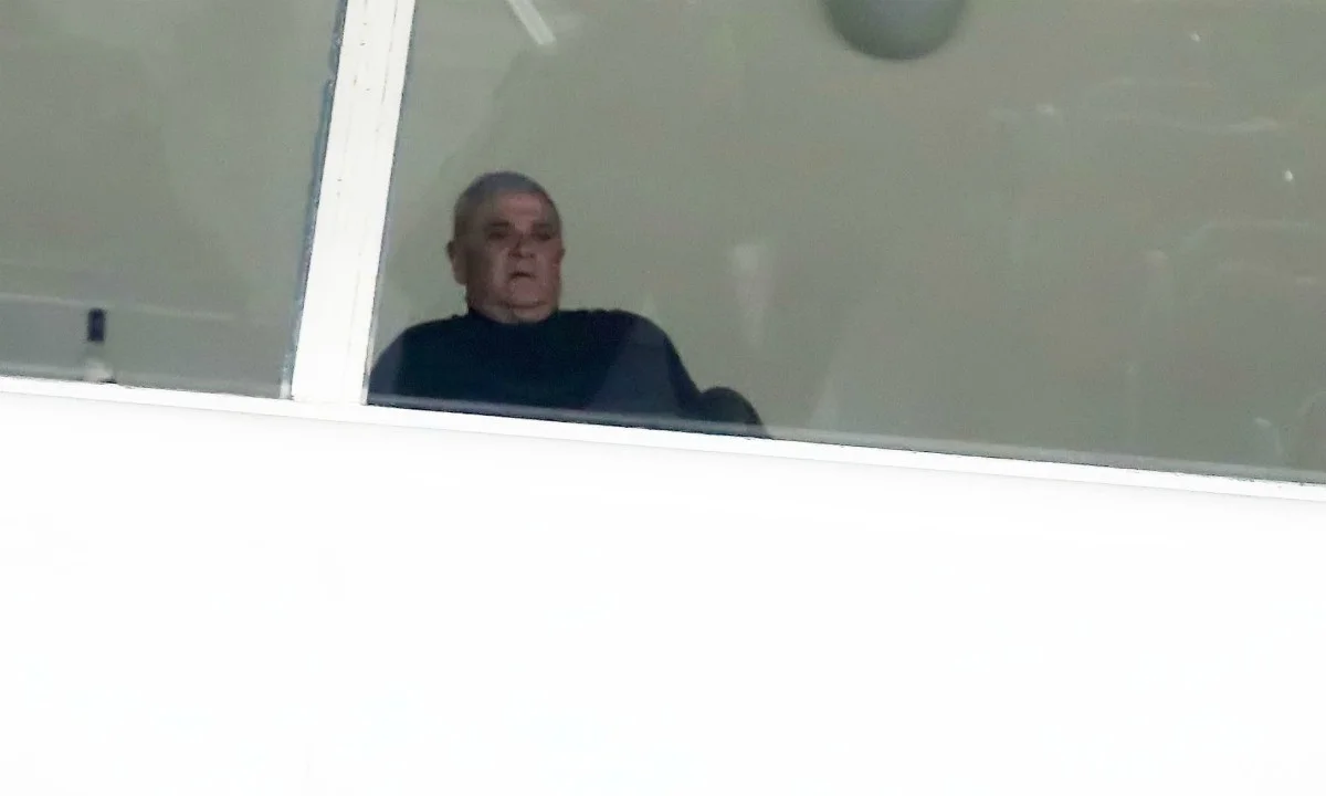 Μελισσανίδης: Μοίραζε συγχαρητήρια για τη νίκη