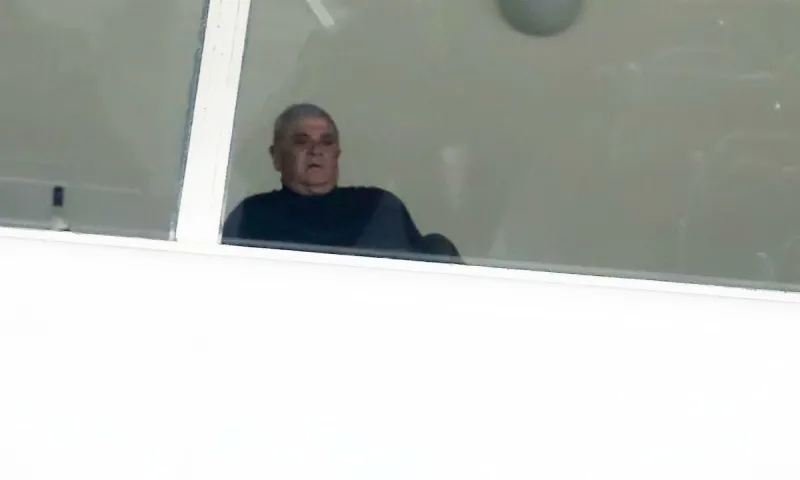 Μελισσανίδης: Μοίραζε συγχαρητήρια για τη νίκη