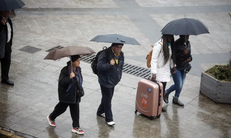 Καιρός 26/2: Τοπικές βροχές, σποραδικές καταιγίδες