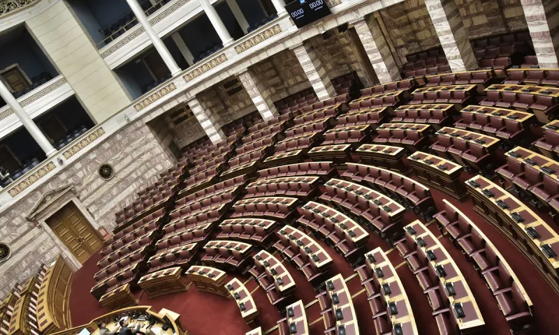 Koρονοϊός: Συναγερμός στη Βουλή - Ύποπτα κρούσματα!