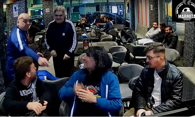 Ραπτόπουλος: Παοκτζηδες κι Αρειανοί πανηγυρίζουν την πρόκριση του Ολυμπιακού στην εκπομπή του! (vid)