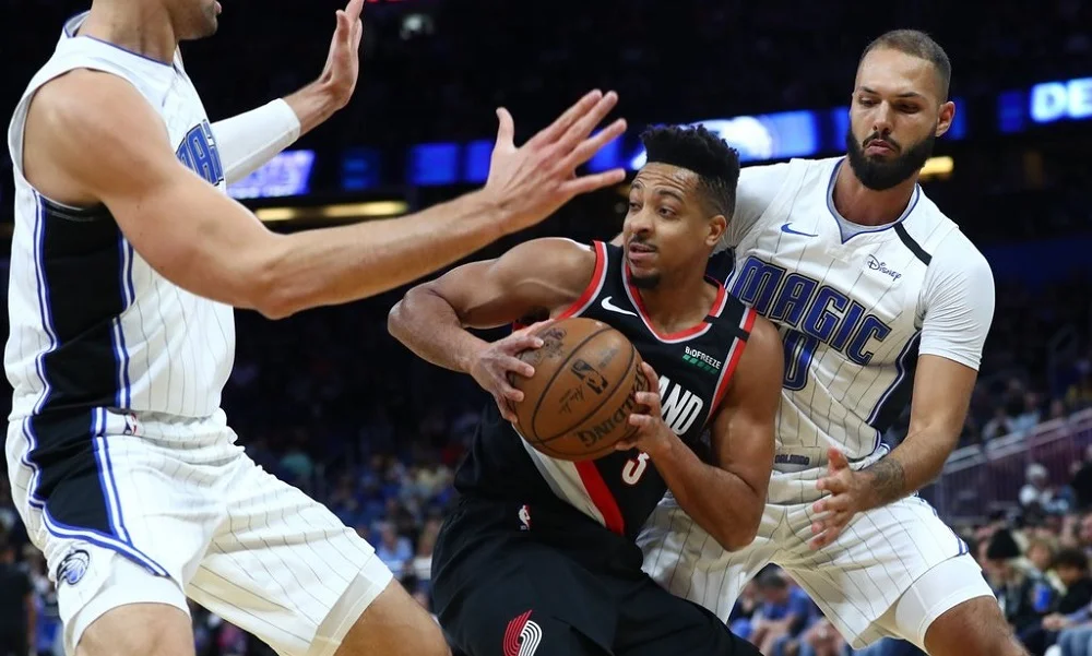 NBA: Άστραψε και βρόντηξε ο ΜακΚόλουμ, κρατάει την 8η θέση το Μέμφις (vids)