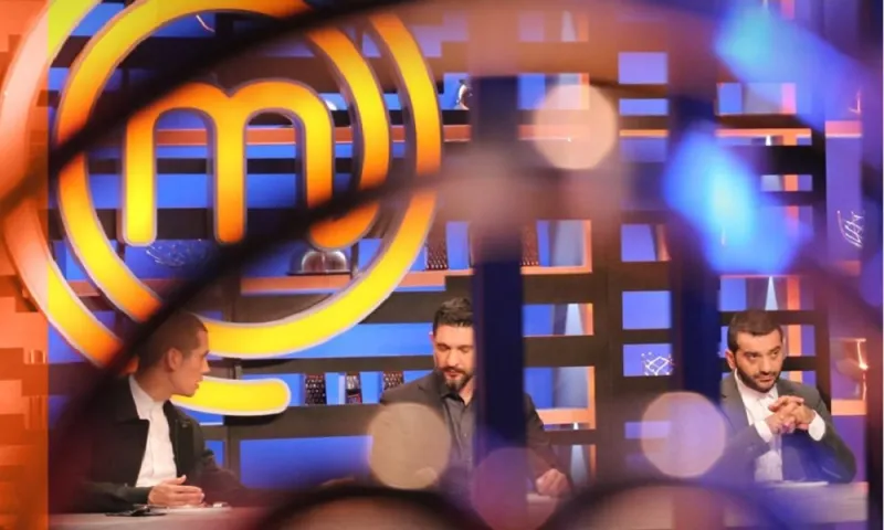 MasterChef 4 spoiler 3/3: Ποιος αποχωρεί και ποιος παίρνει τη χρυσή κάρτα; (vids)