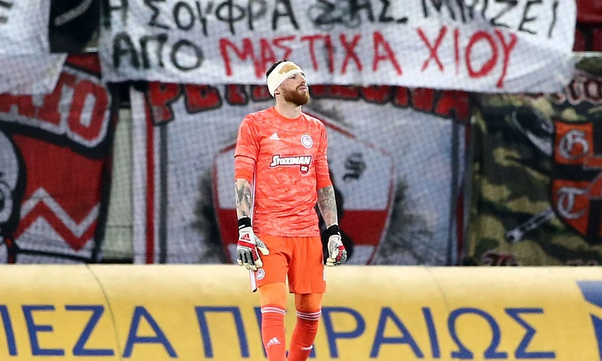 ΠΑΟΚ - Ολυμπιακός: Έκλεισε το μάτι του Σα (pic)