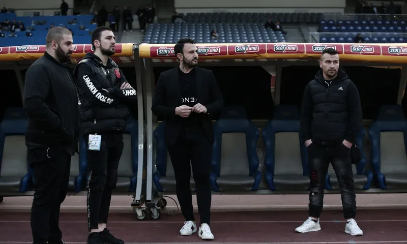 ΑΕΚ: «Ο Καρυπίδης με μπράβους στα αποδυτήρια»!